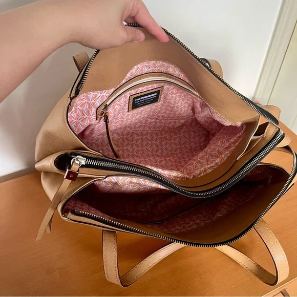 Gianni Chiarini Elegant Tan Tote Bag - Picture 10 of 14